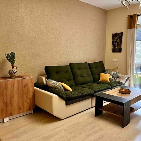 Cozy 2Br Oasis In Central Burgas City Exterior foto