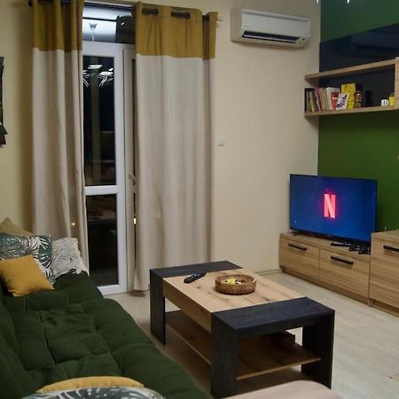 Cozy 2Br Oasis In Central Burgas City Exterior foto