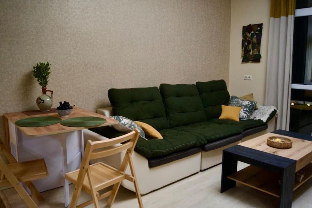 Cozy 2Br Oasis In Central Burgas City Exterior foto