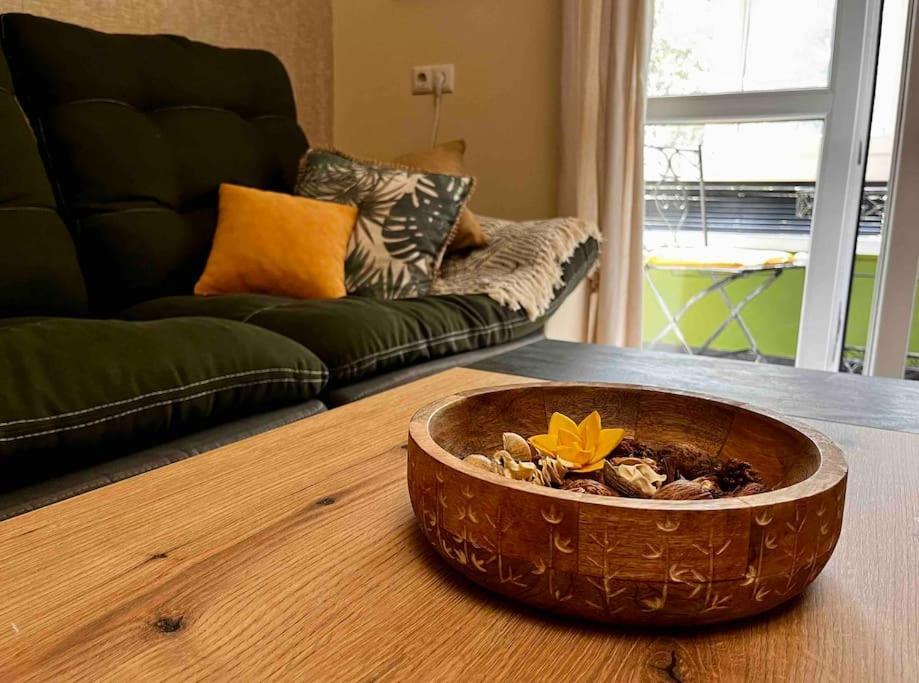 Cozy 2Br Oasis In Central Burgas City Exterior foto