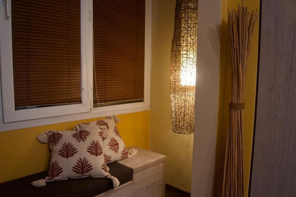 Cozy 2Br Oasis In Central Burgas City Exterior foto