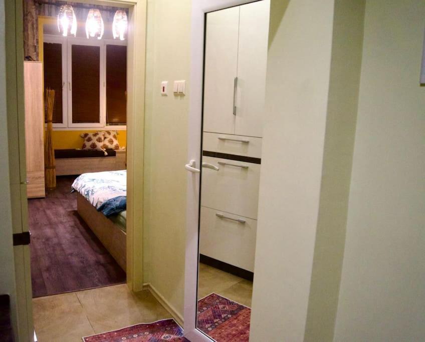 Cozy 2Br Oasis In Central Burgas City Exterior foto