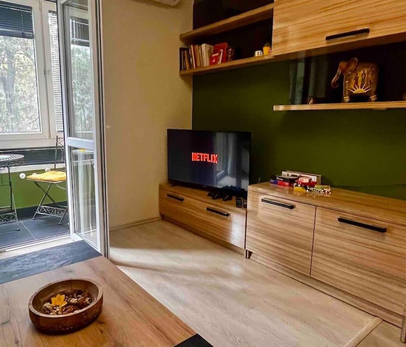 Cozy 2Br Oasis In Central Burgas City Exterior foto